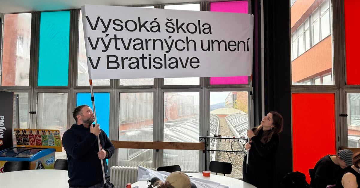Protestny pochod Nespokojna kulturalna obec opat vychadza do ulic