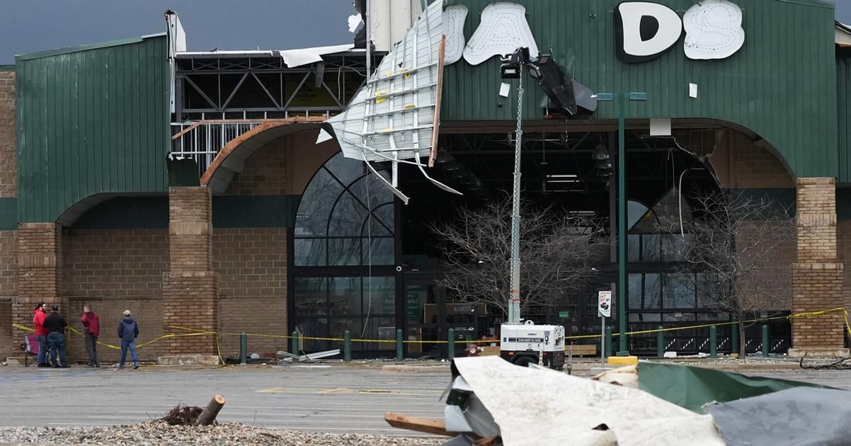 Tornada v Michigane a Oklahome si vyziadali najmenej osem obeti