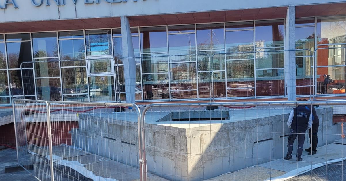 Znamakultura pamiatkazmenilasvojvzhlad pribudliveleketrojuholniky abysazabrniloprehrievaniuvody