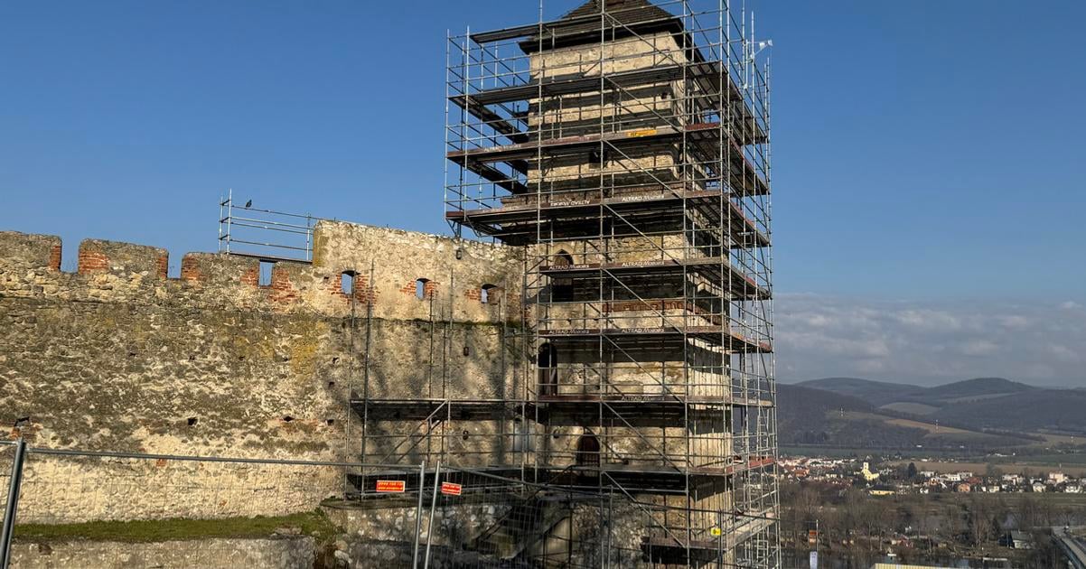 desiatky rokov bola nepristupna po rekonstrukcii otvori hodinova veza na trencianskom hrade