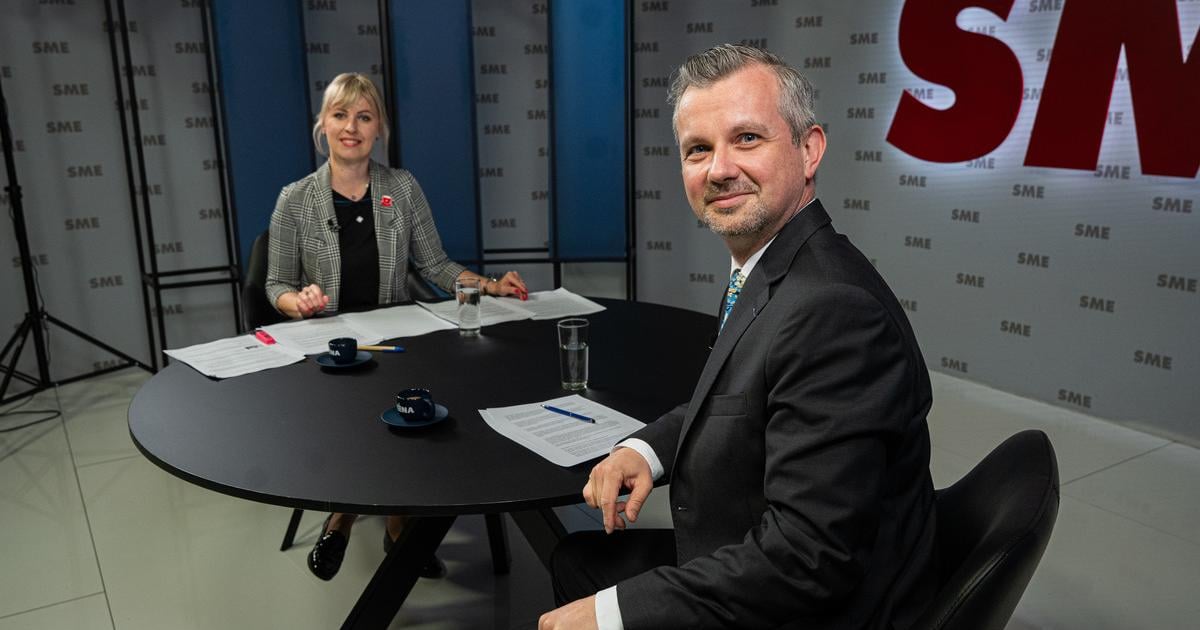 Giba v Arene Nedavno odstupili dvaja premieri pod tlakom obcanov aj bez referenda