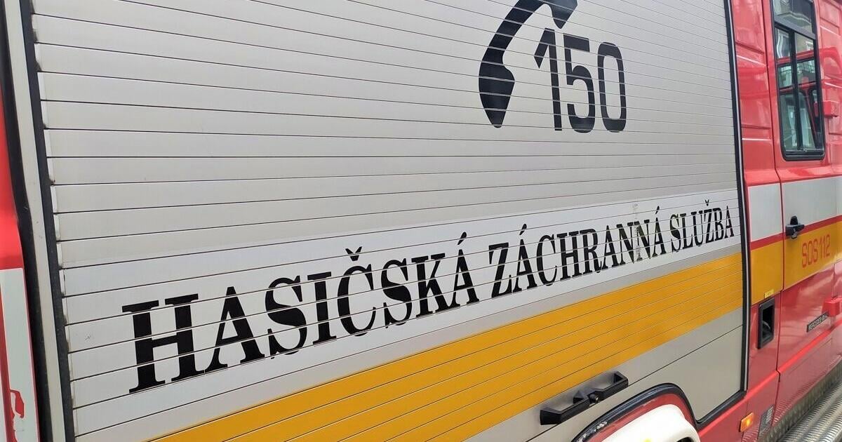 v budove slovenskej technickej univerzity v bratislave vypukol poziar hasici zasahuju na mieste