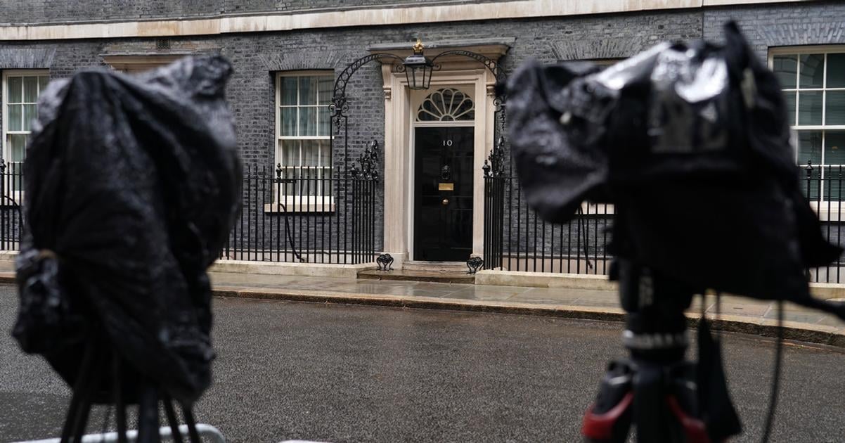 Britsku vladu opustili dalsie dve clenky