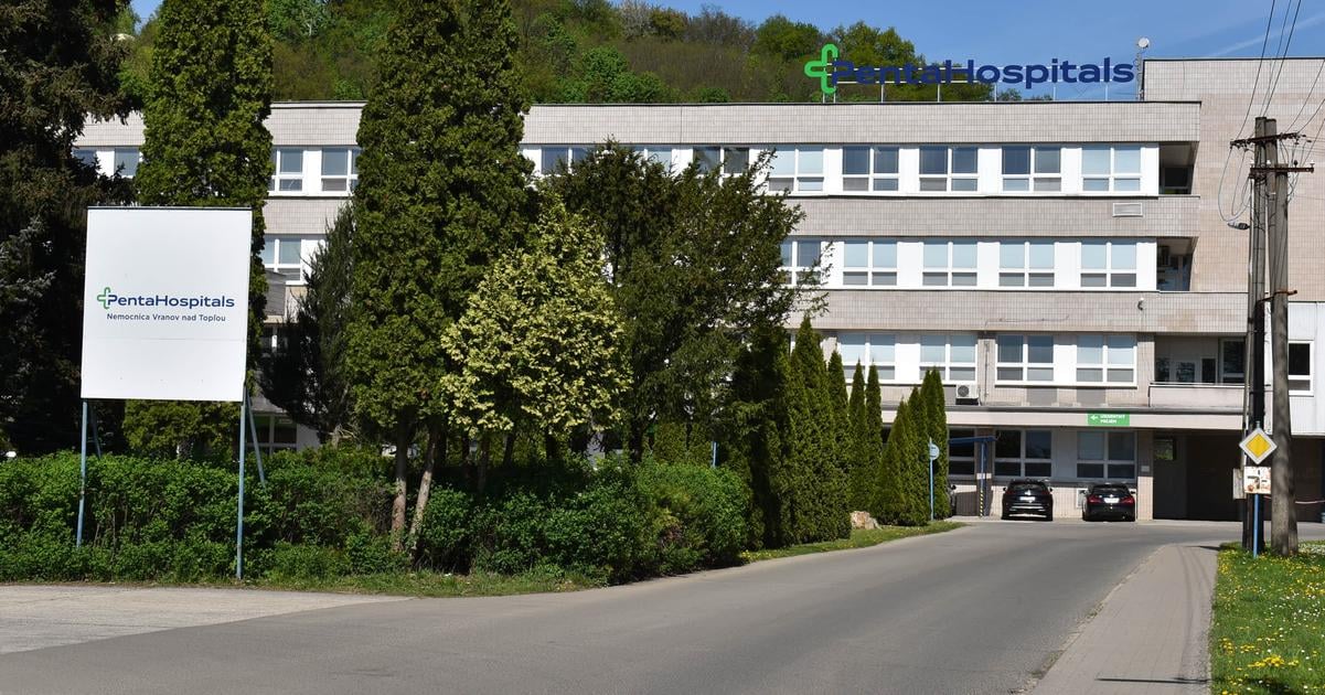 Pacient zaútočil na zdravotníkov, tri sestry zranil. Snažili sa mu zabrániť v odchode z nemocnice. 2 Pacient zautocil na zdravotnikov tri sestry zranil Snazili sa mu zabranit v odchode z nemocnice