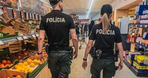 Policajti skontrolovali v Kosickom kraji takmer 180 obchodnych prevadzok a esbeesiek
