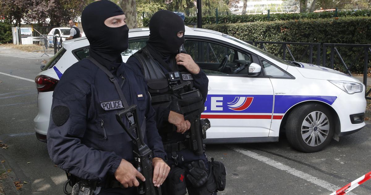 V Paríži zadržali 16 osôb podozrivých zo sexuálneho zneužívania detí 2 V Parizi zadrzali 16 osob podozrivych zo sexualneho zneuzivania deti