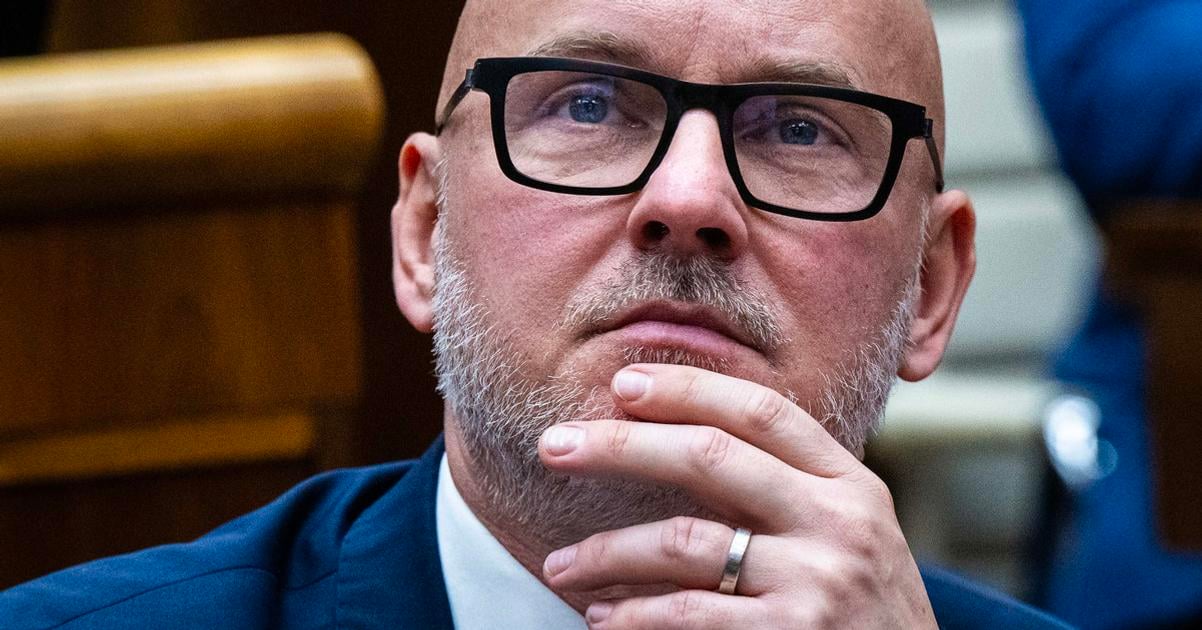 Čo sa objavilo v diskusiách: Gröhling vyzval prezidenta, aby nevymenoval Radačovského ani Kmeca na veľvyslanecké posty 2 Co sa objavilo v diskusiach Grohling vyzval prezidenta aby nevymenoval Radacovskeho ani Kmeca na velvyslanecke posty
