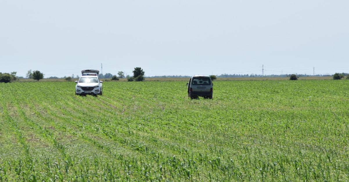 Dvaja zufali zlodeji ukradli auto a rozoebrali ho priamo na poli v cele uz cakaju na rozhodnutie sudu