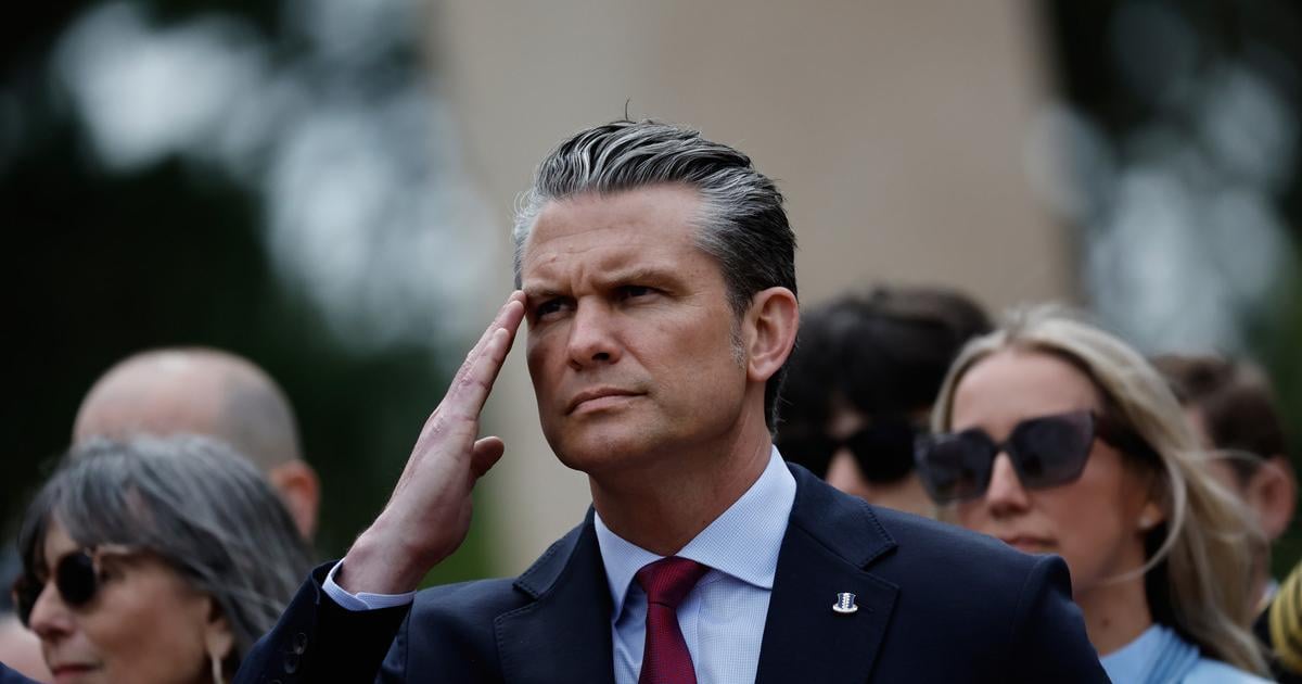 Hegseth v Normandii kritizoval Európu a vyzval ju, aby sa postavila proti migrácii. 2 Hegseth v Normandii kritizoval Europu a vyzval ju aby sa postavila proti migracii