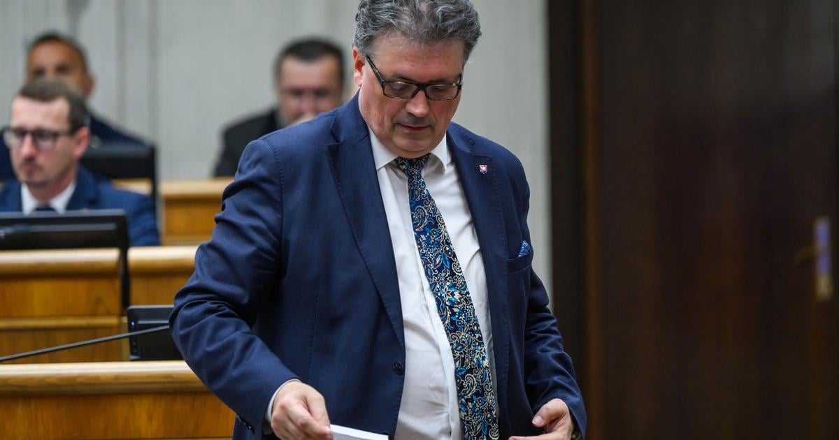 Opozicia kritizuje system ePrihlasky poukazuje na zdlhavy proces a chaos