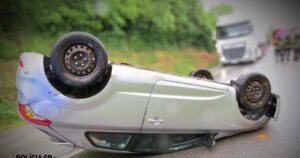 Policia vysetruje nehodu v okrese Presov Tri osoby sa zranili z toho jedna tazko