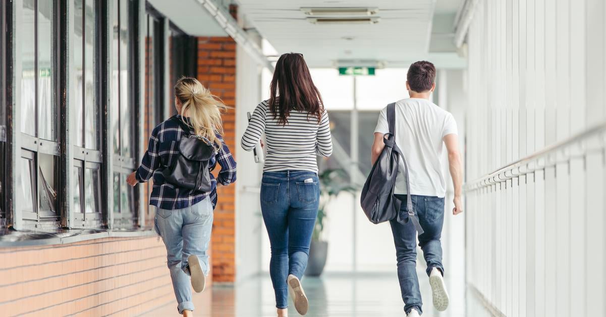 Skoly a rodicia sa zaoberaju ako sa prihlasi do systemu ePrihlasky Co ak dieta neprijali na vysnivanu skolu Ma zmysel podat odvolanie Otazky a odpovede
