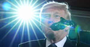 Trump oslavil osemdesiatku MMA aj inflaciou Jeho nepopularita znervoznuje aj republikanov