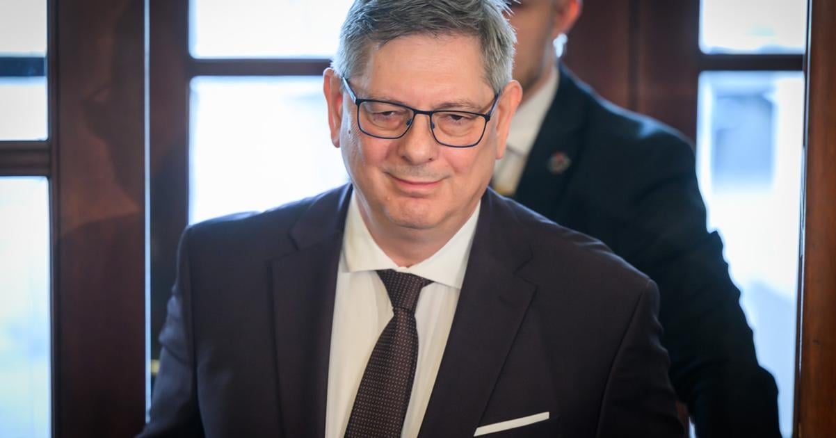 diskusia o navrhu noveho obcianskeho zakonika je skratenna na 12 5 hodiny