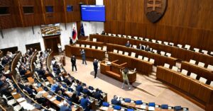 poslanci schvalili doteraz v tomto roku 45 zakonov z toho dva v zrychlenom rezime