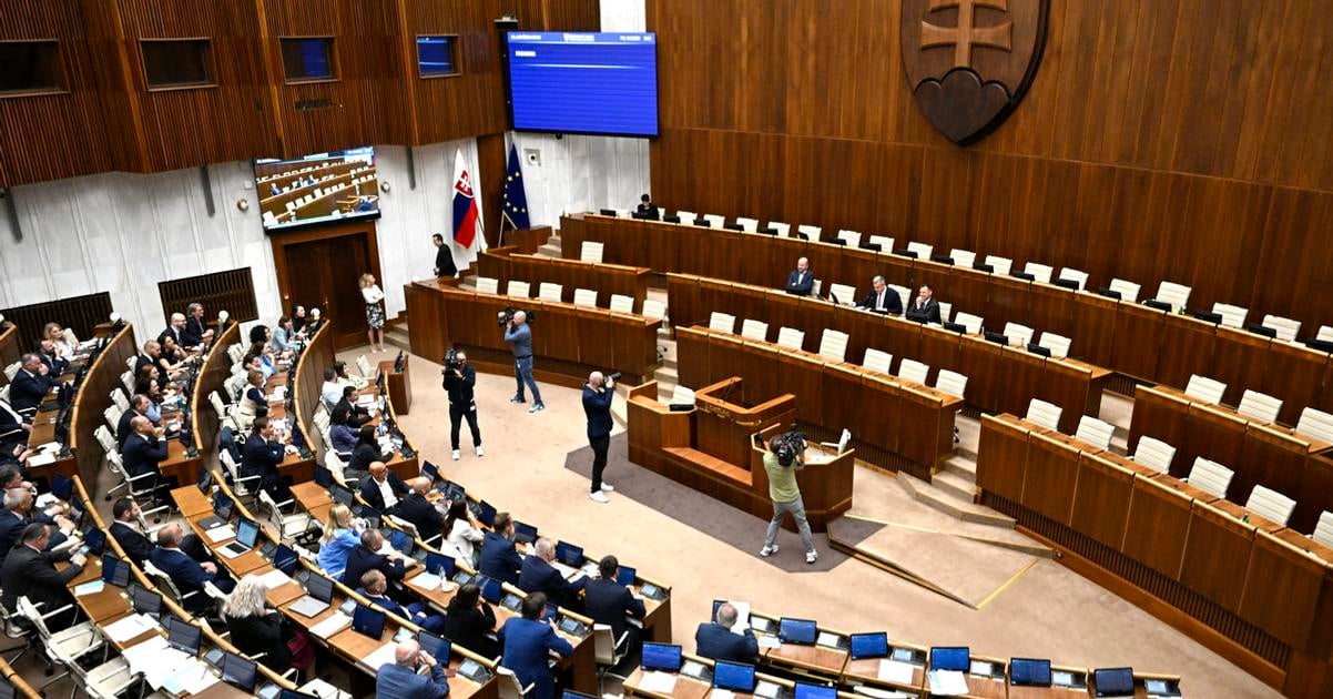 poslanci schvalili doteraz v tomto roku 45 zakonov z toho dva v zrychlenom rezime