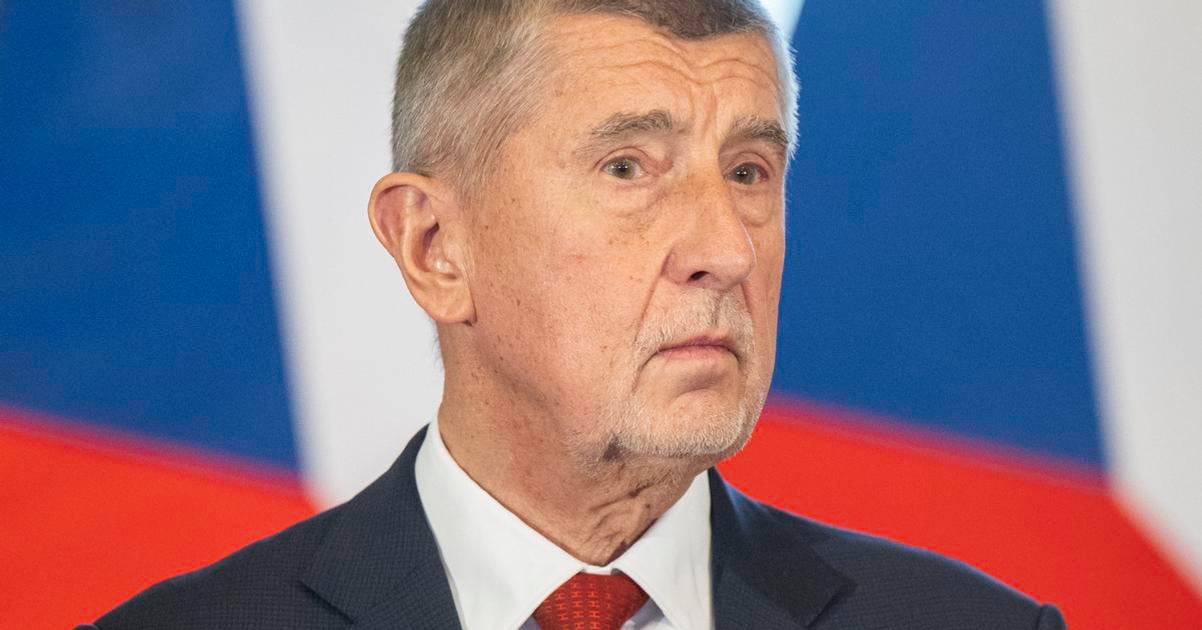 zamestnanci ceskeho uradu vlady vyhlasili strajk babis je sklaman