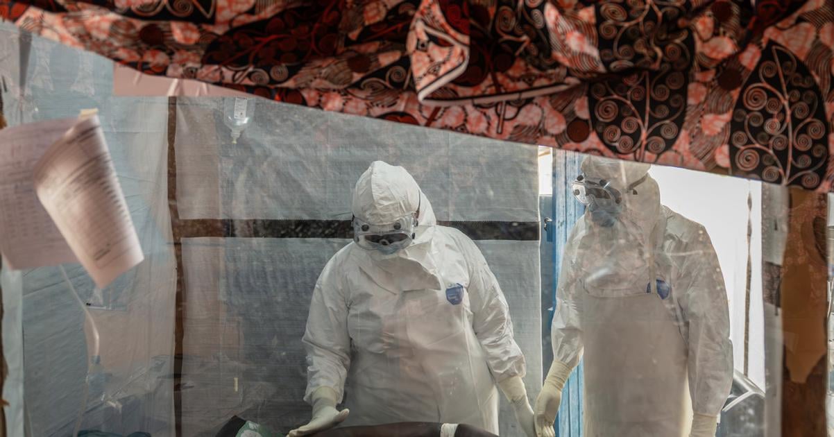Davy v Konžskej demokratickej republike podpálili centrum liečby eboly, policajt prišiel o život. 2 Davy v Konzskej demokratickej republike podpalili centrum liecb y eboly policajt prisiel o zivot