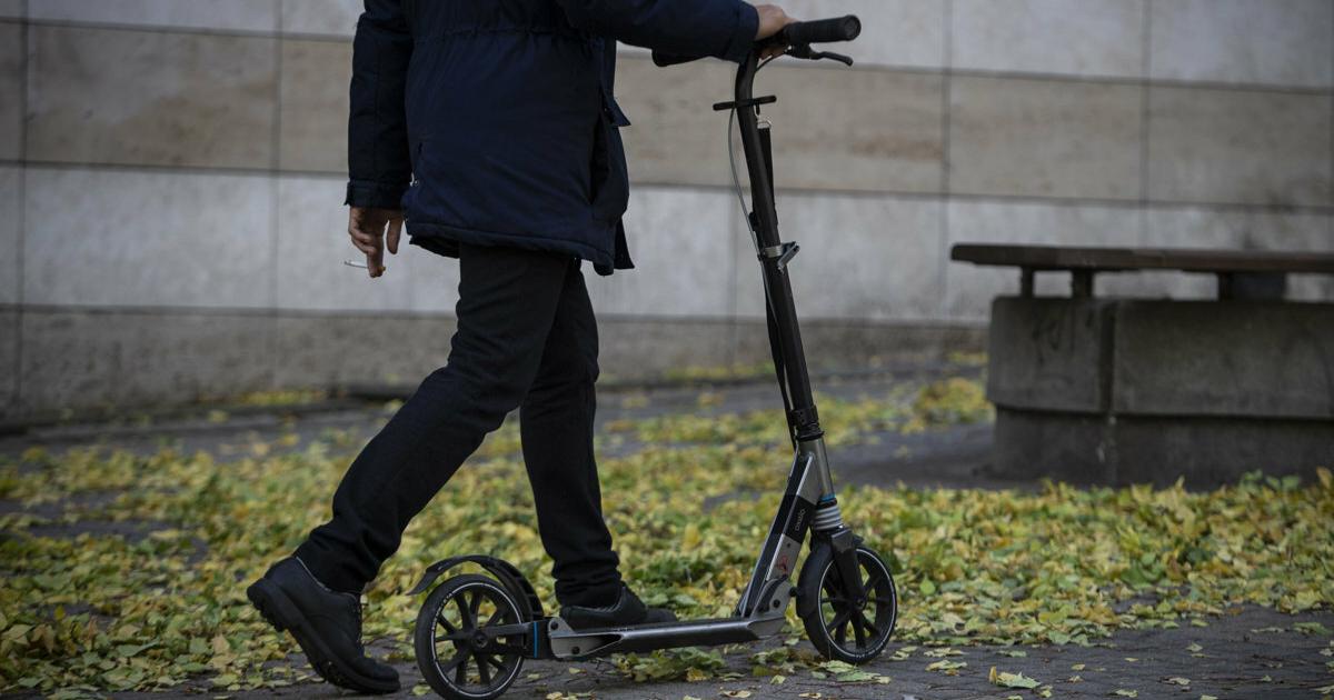 Grécko zakáže osobám mladším ako 17 rokov používať elektrické kolobežky. 2 Grecko zakaze osobam mladsim ako 17 rokov pouzivat elektricke kolobezky