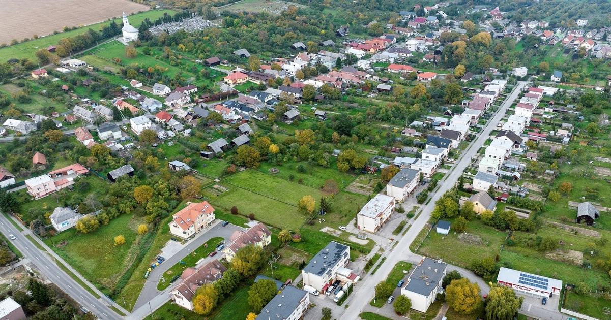 Košický kraj odovzdal stavenisko v projekte športoviska v Zemplínskej Teplici 2 Kosicky kraj odovzdal stavenisko v projekte sportoviska v Zemplinskej Teplici