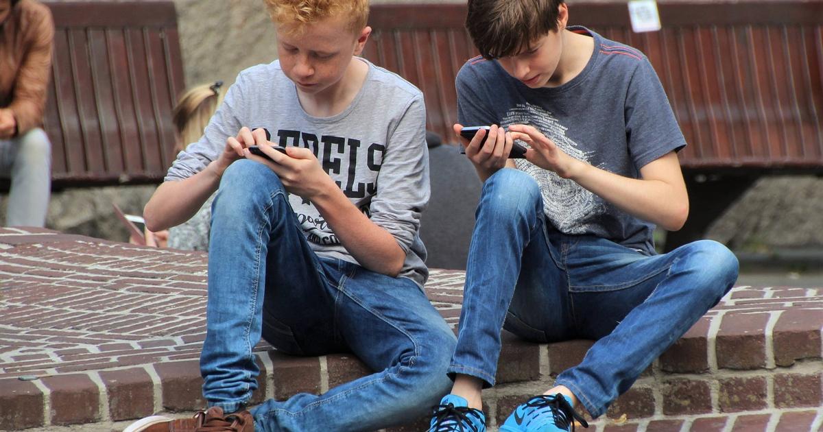 Mladí Austrálčania sa stávajú cieľom sexuálneho vydierania na internete. 2 Mladi Australcani sa stavaju cielom sexualneho vydierania na internete