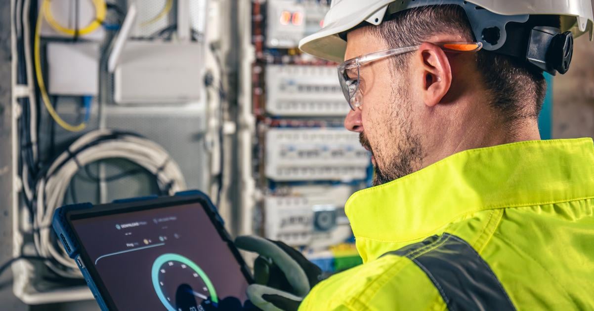 Prievidza zavadza inteligentne meranie energi za statistiky usetr na prevadzke 70 budov