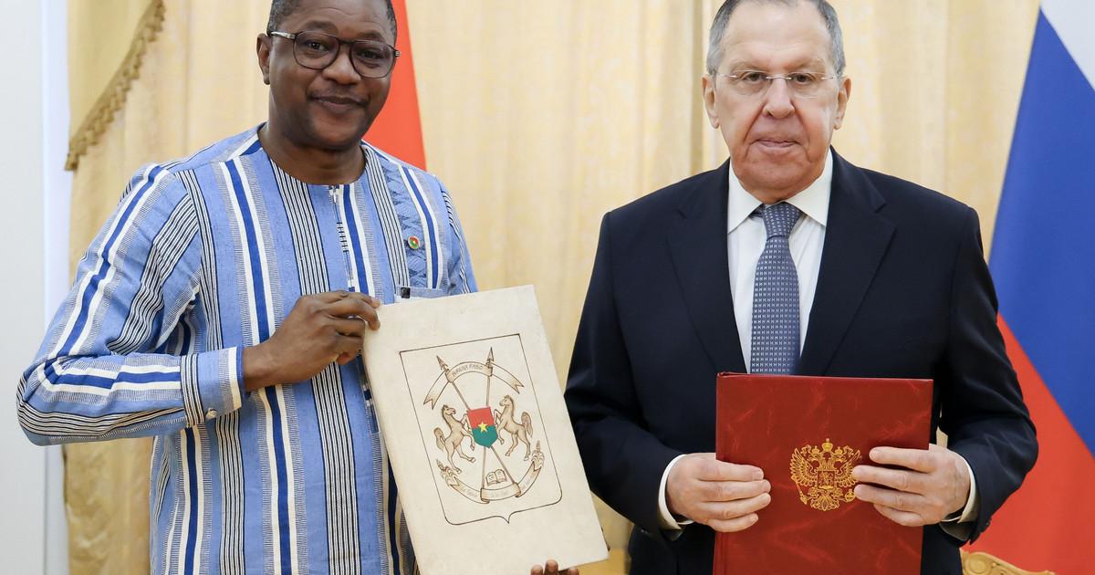 Rusko bude naďalej poskytovať podporu armádam Burkiny Faso, Mali a Nigeru. 2 Rusko bude nadalej poskytovat podporu armadam Burkiny Faso Mali a Nigeru