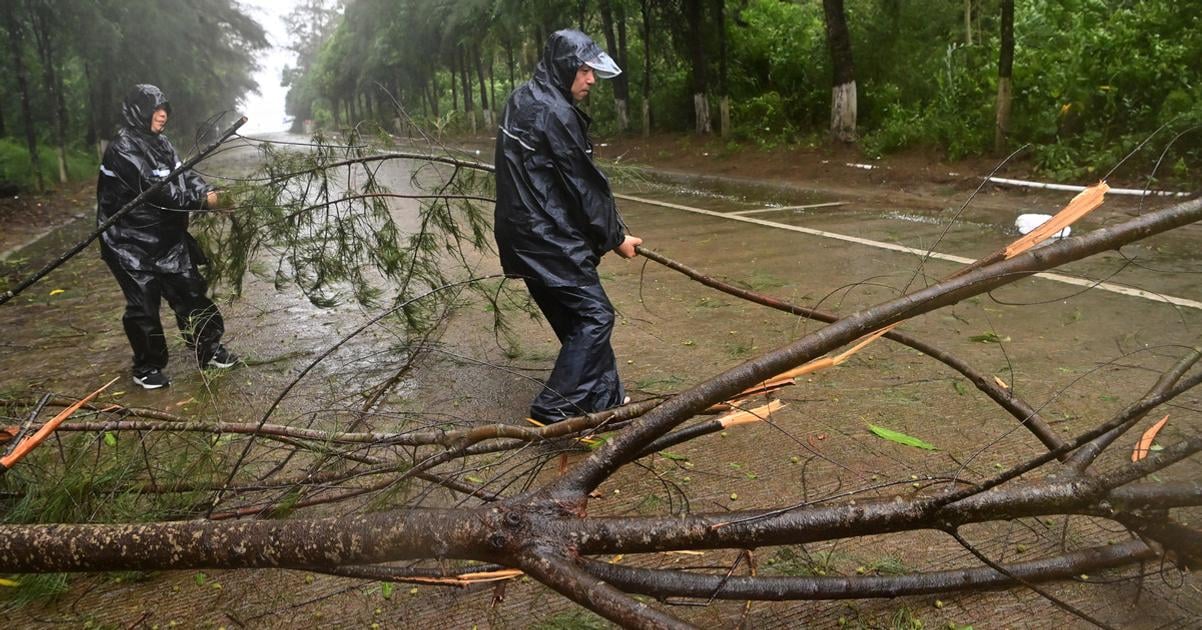Silné dažde na severe Číny si vyžiadali päť obetí, juh a Vietnam zasiahla tropická búrka. 2 Silne dazde na severe Ciny si vyziadali pat obeti juh a Vietnam zasiahla tropicka burka