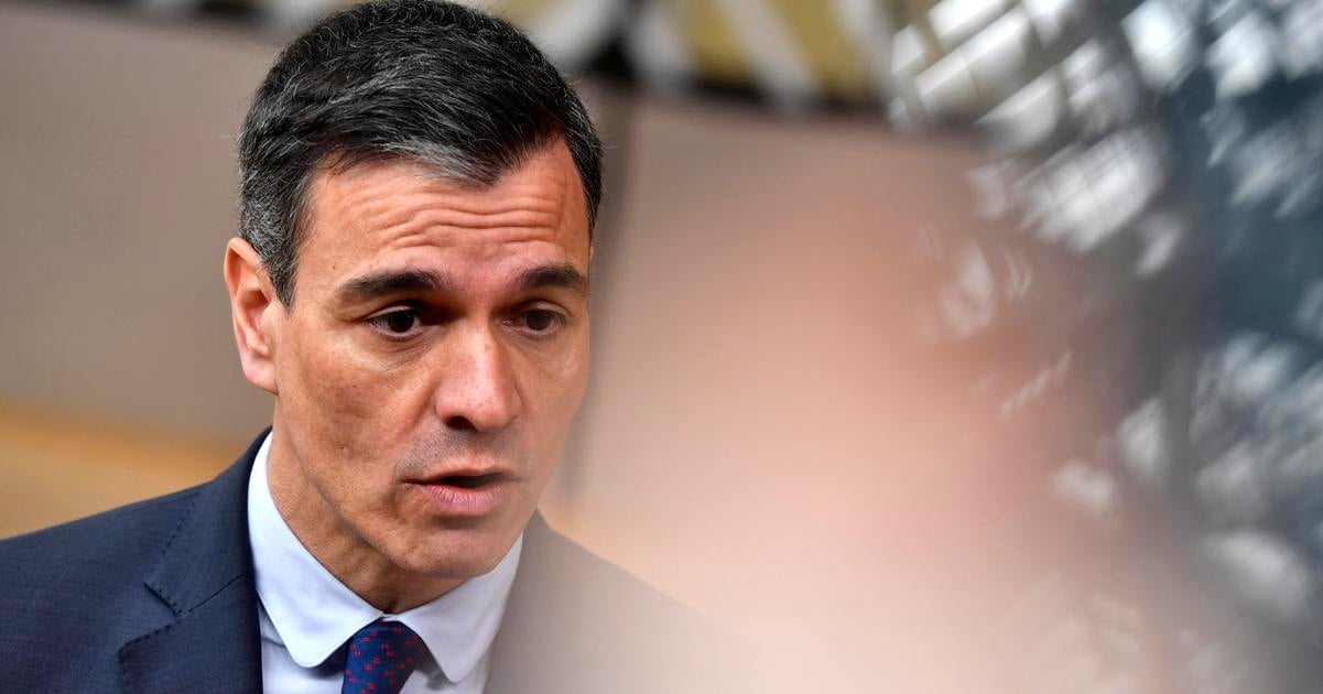 Spanielsky premier Sanchez navstivil oblast postihnutu rozsiahlim lesnym poziarom
