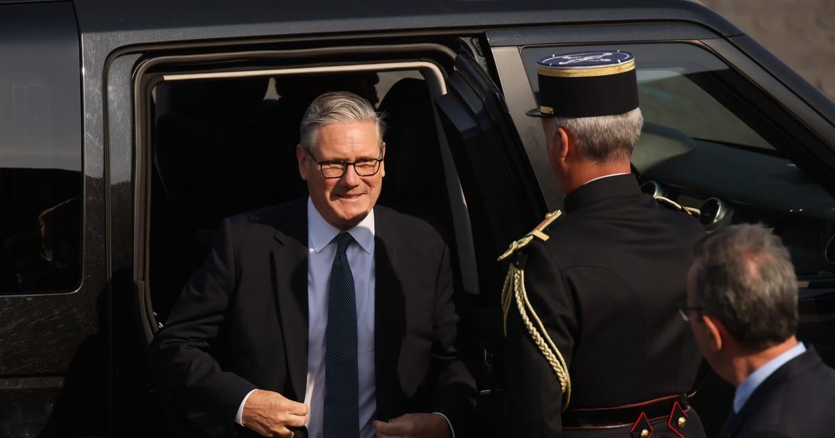 Starmer prevzal od Macrona najvyššie francúzske štátne vyznamenanie za prínos k európskej bezpečnosti. 2 Starmer prevzal od Macrona najvyssie francuzske statne vyznamenanie za prinos k europskej bezpecnosti