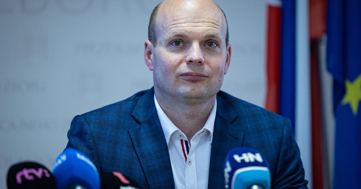 Šutaj Eštok prehral ďalší spor. Súd rozhodol, že viceprezidenta polície odvolal nezákonne. 2 Sutaj Estok prehral dalsi spor Sud rozhodol ze viceprezidenta policie odvolal nezakonne