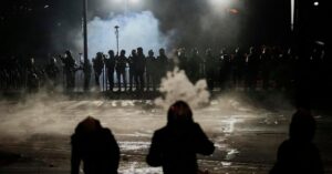 Turecko zahajilo raziu proti stupencom Fethullahovho hnutia