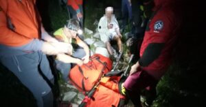 Vycerpany senior schadzal tatranskym terenom a pomoc najprv odmietal nakoniec skoncil na nosidlach