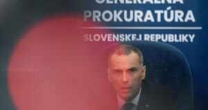 Zilinka pokracuje v kritike vlady Reakcia statu na danove podvody sa nadal oslabuje ukazali udaje