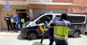 Muz unikol zo styroch vazenit Opat ho zadrzali v Spanii