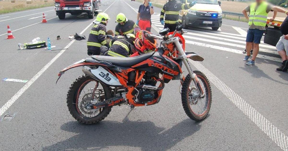 Na motorke jazdil bez vodicskeho opravnenia a s dvoma promile zrazil sa s nakladiakom