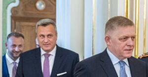 Robil pod Ftacnikom aj Drobom V boji o post bratislavskeho zupana koalicia nasadzuje okresneho predsedu Hlasu