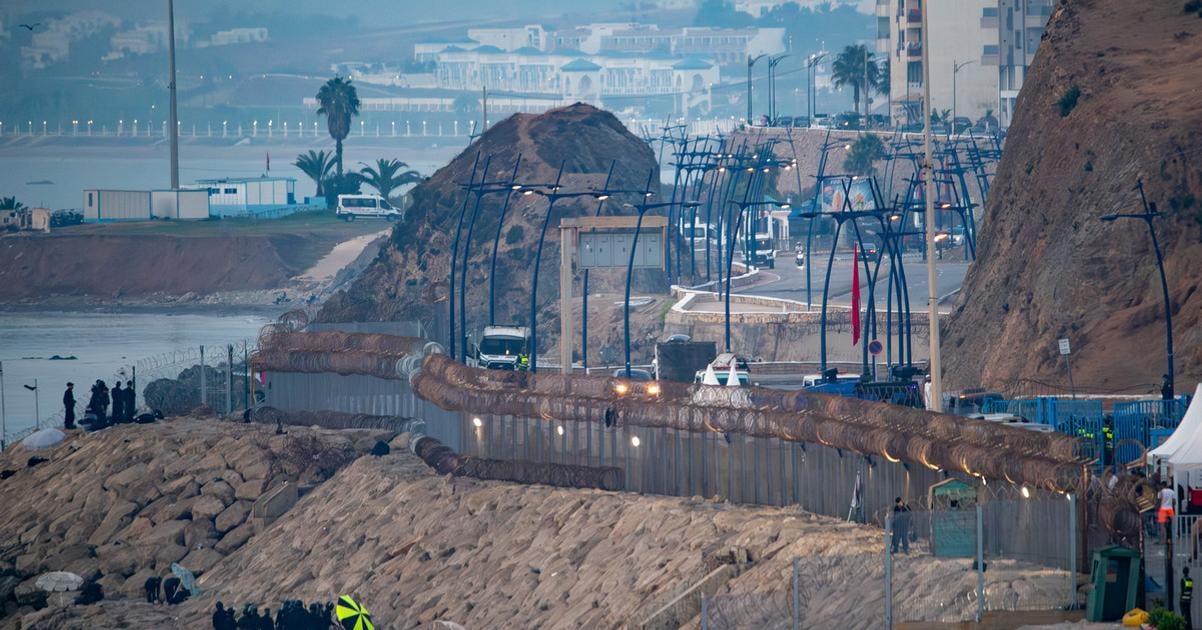 Stovky migrantov sa priblizili k hranici Ceuty Vystrahy pred velkym narastom sa nepotvrdzuju