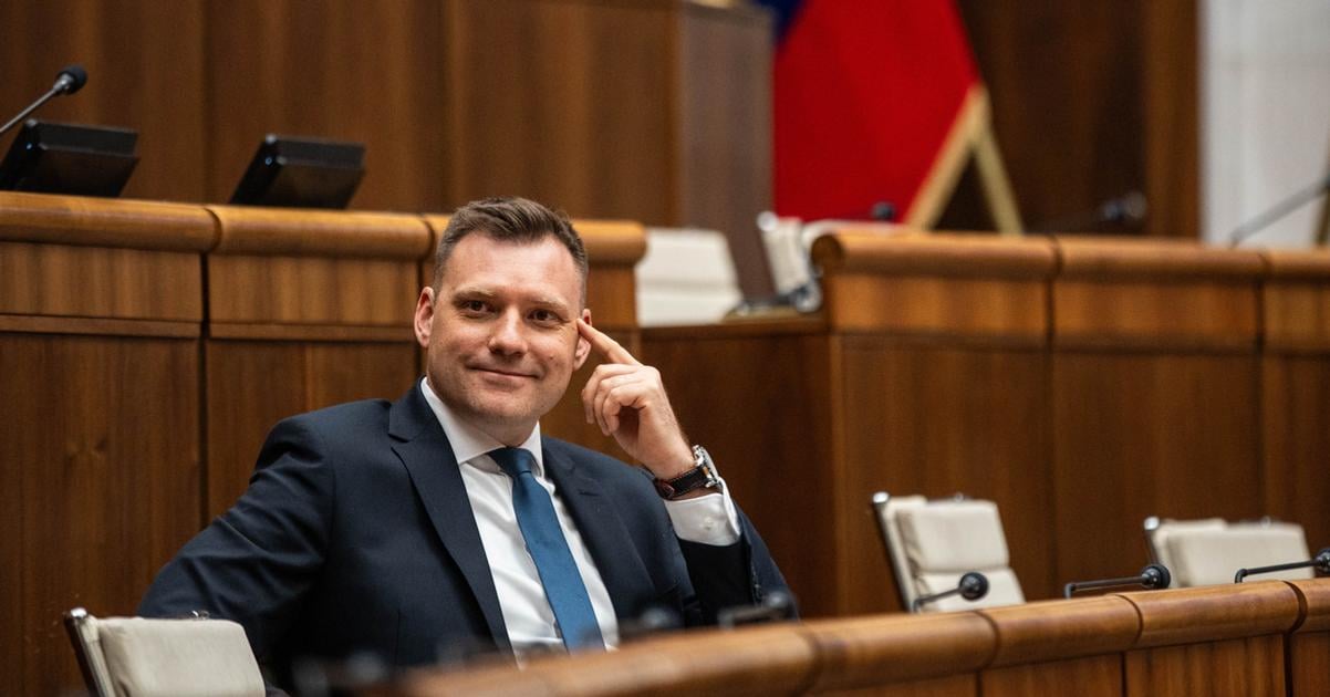 Vlastnictvo a sprava lesov v styroch narodnych parkoch uplne prechadza pod narodnne parky