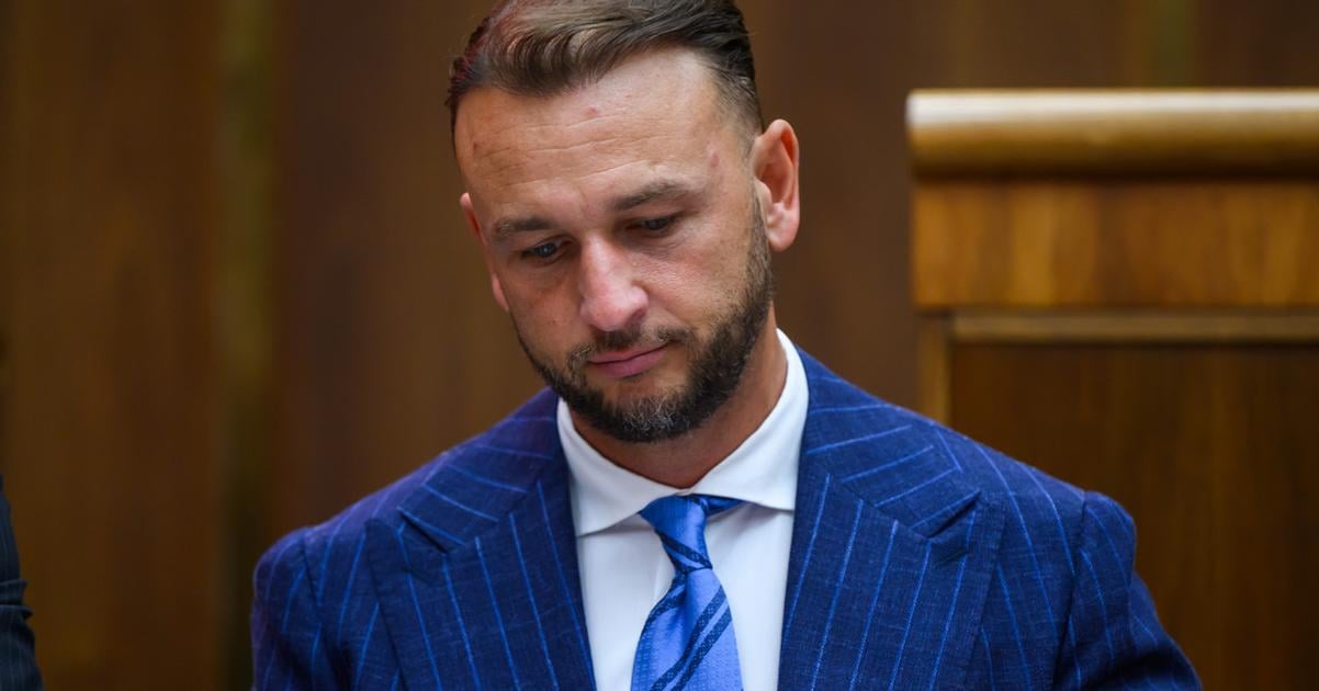 utaj Estok chcel oznamit navrh na zmenu ustavy na tlacovku vsak napokon neprisiel