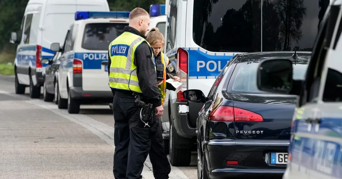 Autobus s turistami smerujúci do neznáma, cestujúci v ohrození života
