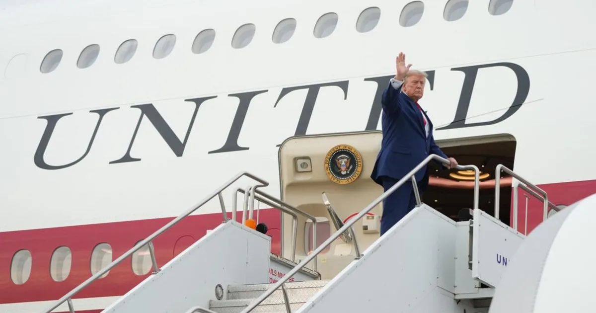 Biely dom signalizuje, že CNN nebude mať čoskoro prístup na palubu Air Force One
