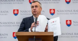 Danko trvá na odvolaní Tarabu, predčasné voľby sú preňho fór.