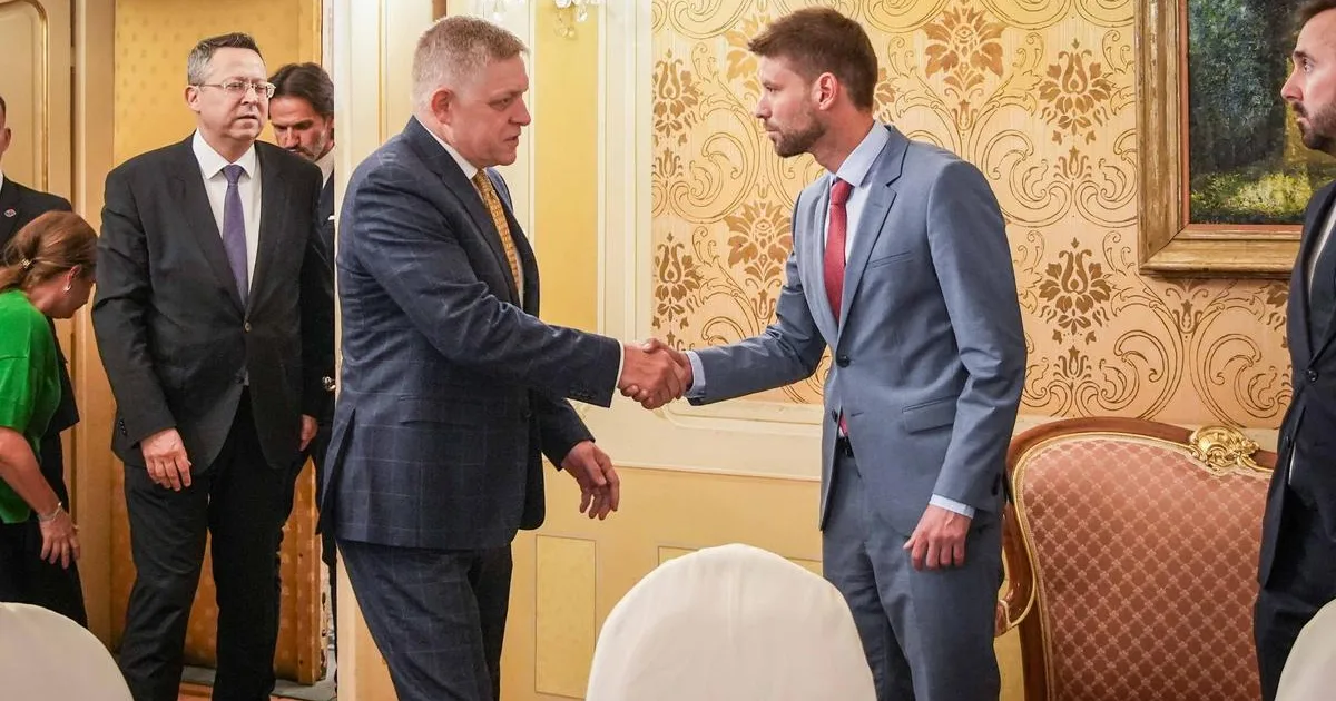 Fico už šíri strach z vojny. Opozícia potrebuje kľúčovú tému. Do volieb zostáva rok