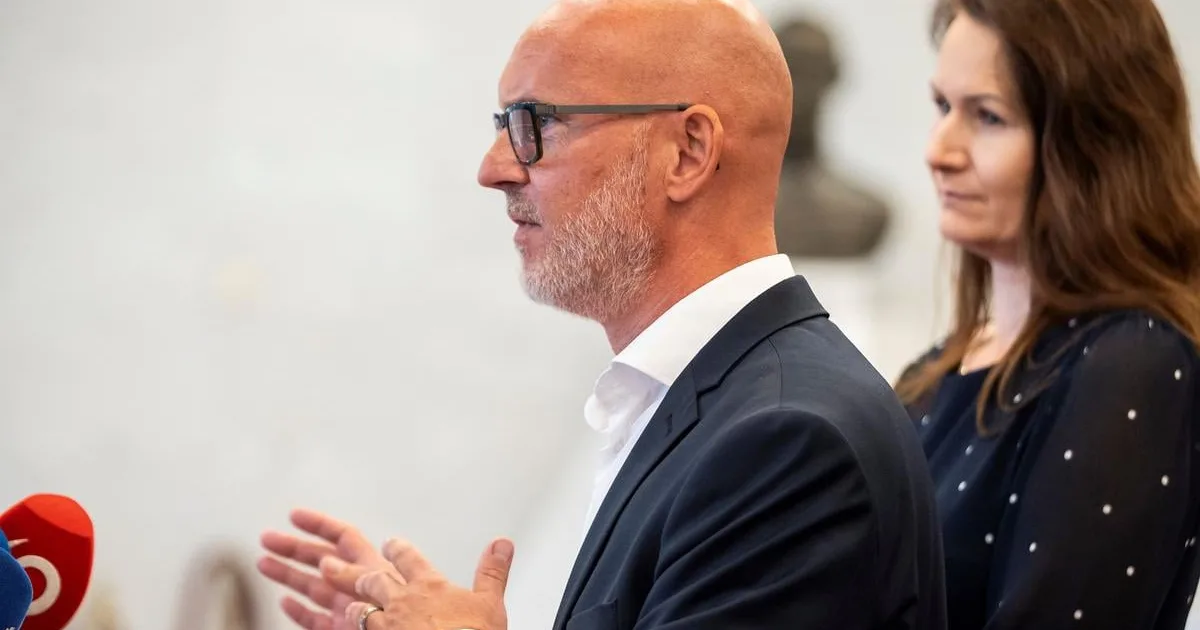 Gröhling kritizoval Danka za ústupky Ficovi a za otvorenie schôdze