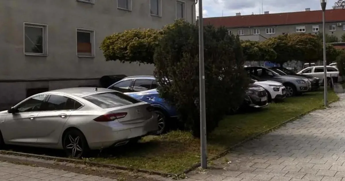 Handlová: Parkovanie v centre obmedzené, doprava v meste s komplikáciami