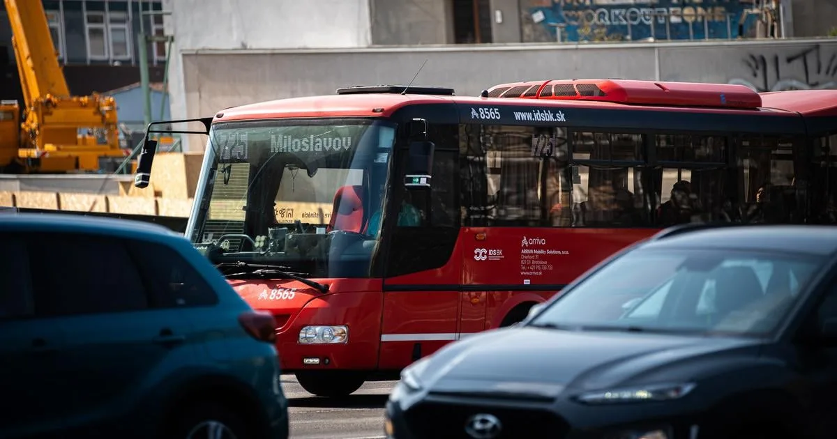 Krajské samosprávy zvažujú zníženie cien lístkov v regionálnych autobusoch