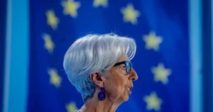 Lagardová trvá na zdržanlivom postupe ECB pri zvládaní inflácie