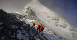 Lavína vo vrchole Himlung Himal v Nepále: dve obete a 14 nezvestných