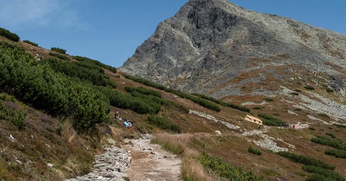 Na Kriváň sa tri dni nedostanete, pod vrcholom hrozí uvoľnenie skál